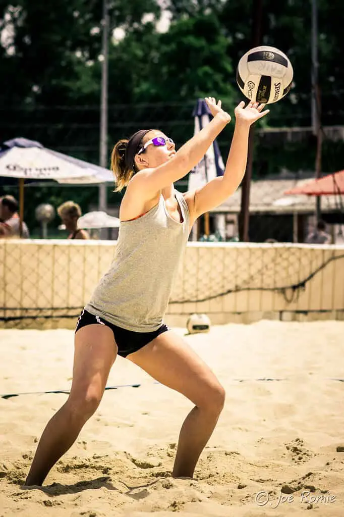 Overhand receive beach volleyball